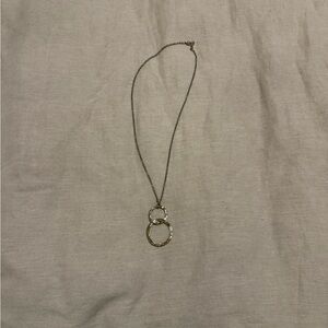 Elegant Gold Necklace with Interlocking Circles